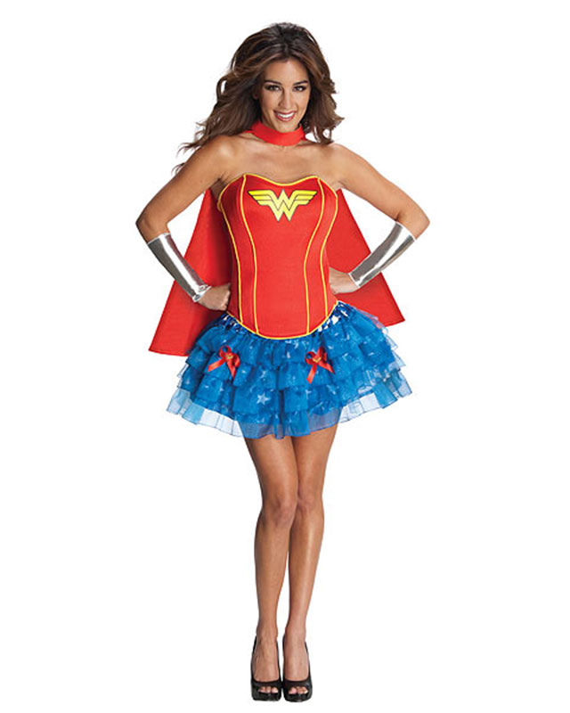 תחפושת גיבורת על לנשים