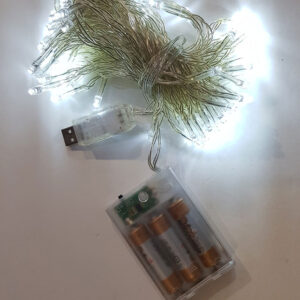 שרשרת נוריות על סוללות