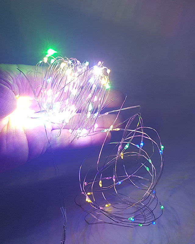 שרשרת נוריות על סוללות